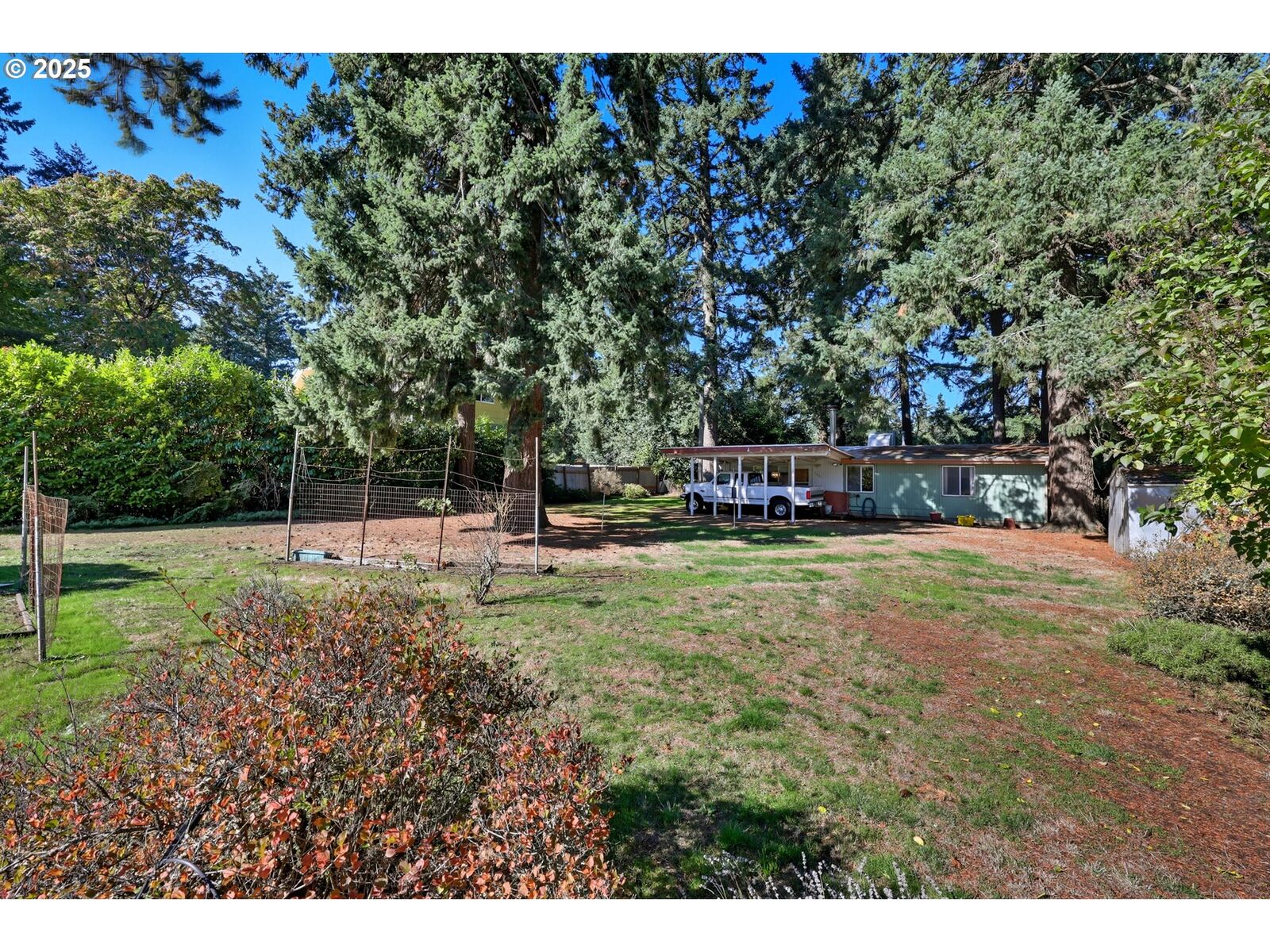 Property Photo: 12825 SE Lincoln St OR 97233