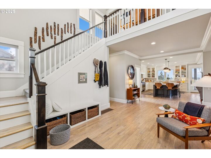 Property Photo:  2040 NE Alameda Dr  OR 97212