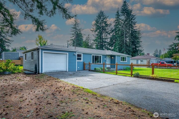 Property Photo:  4537  14th Way SE  WA 98503 