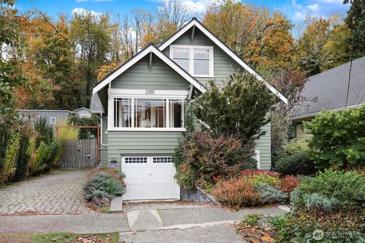 Property Photo: 1047 S Donovan Street WA 98108
