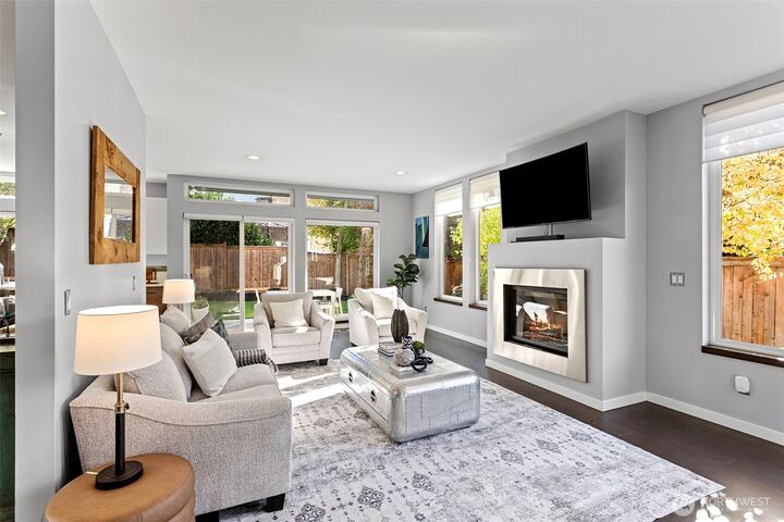 Property Photo: 6504 39th Avenue NE WA 98115