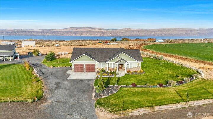 Property Photo:  10410  Northern Avenue NE  WA 99115 