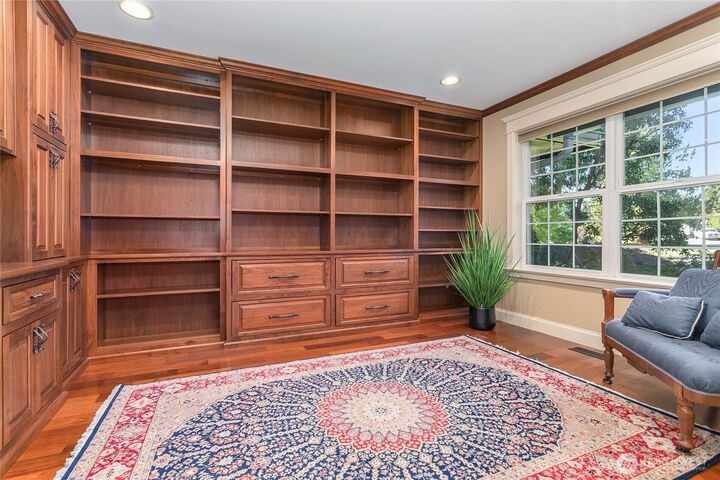 Property Photo:  804 S Park Court  WA 98264