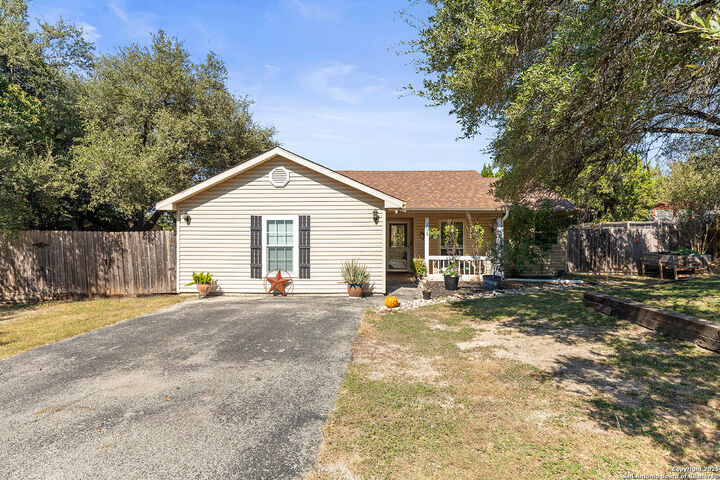 Property Photo: 204 Lake Park Loop TX 78133