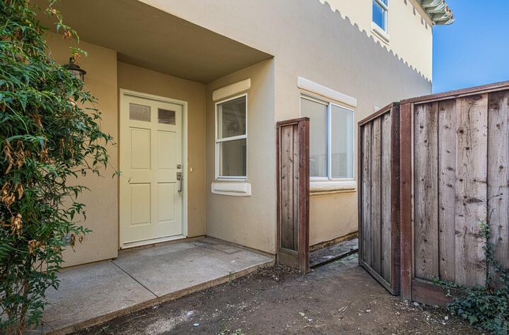 Property Photo:  949 Nantucket Boulevard 29  CA 93906