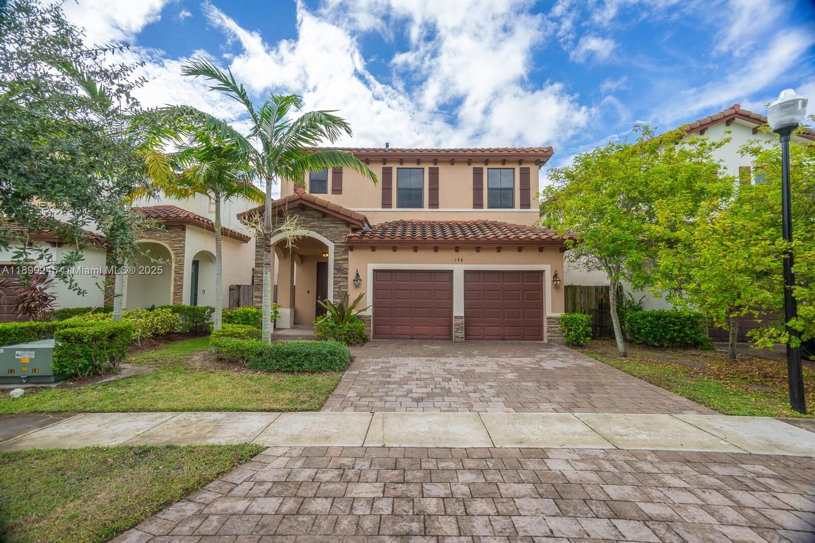 Property Photo: 148 NE 24th Ave FL 33033