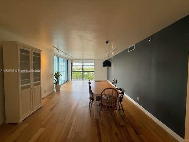 Property Photo: 20355 NE 34th Ct 628 FL 33180