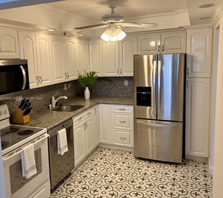 Property Photo:  20355 NE 34th Ct 628  FL 33180 