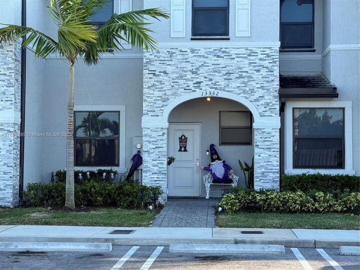 Property Photo: 13322 SW 287th Ter FL 33033