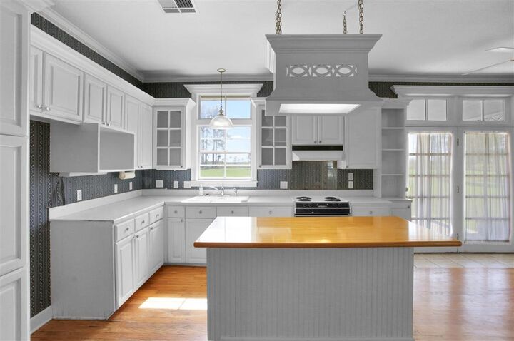 Property Photo:  550 Gaytine Road  LA 70657