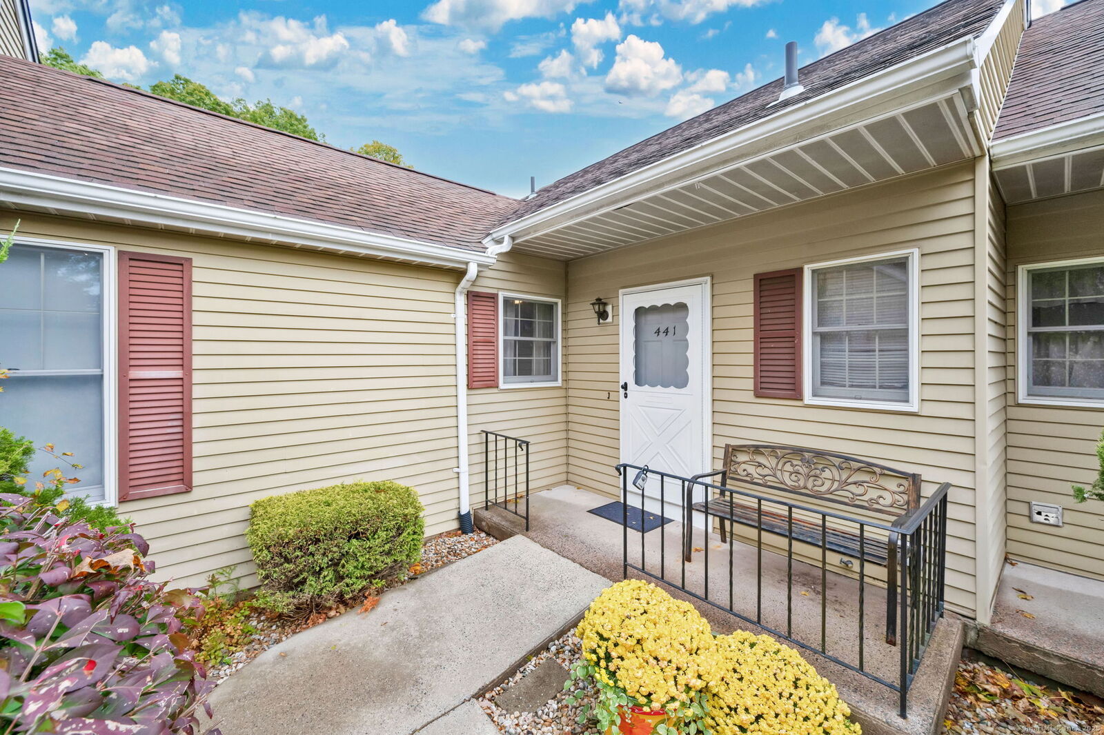 Property Photo:  441 Millstream Drive 441  CT 06066 