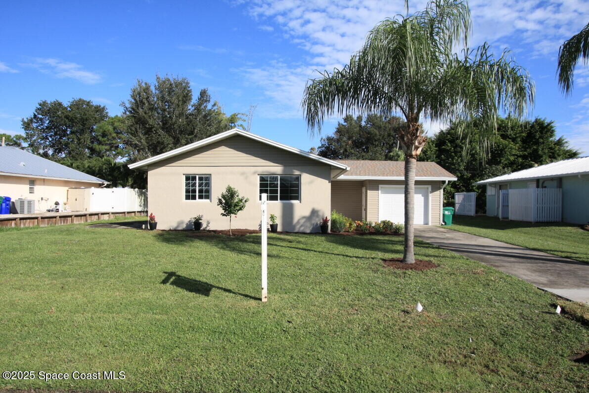 Property Photo:  572 Orange Avenue  FL 32958 