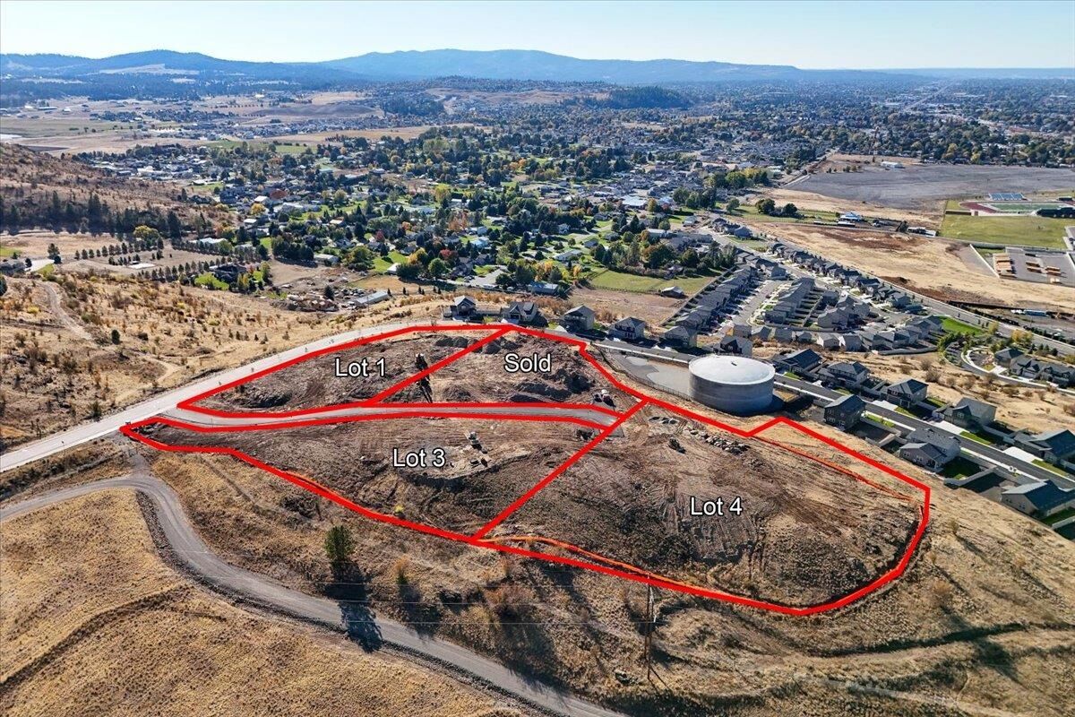Property Photo:  20901 E Valley Vista Dr Lot 1  WA 99019