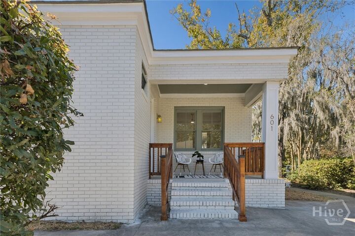Property Photo: 601 W 45th Street GA 31405