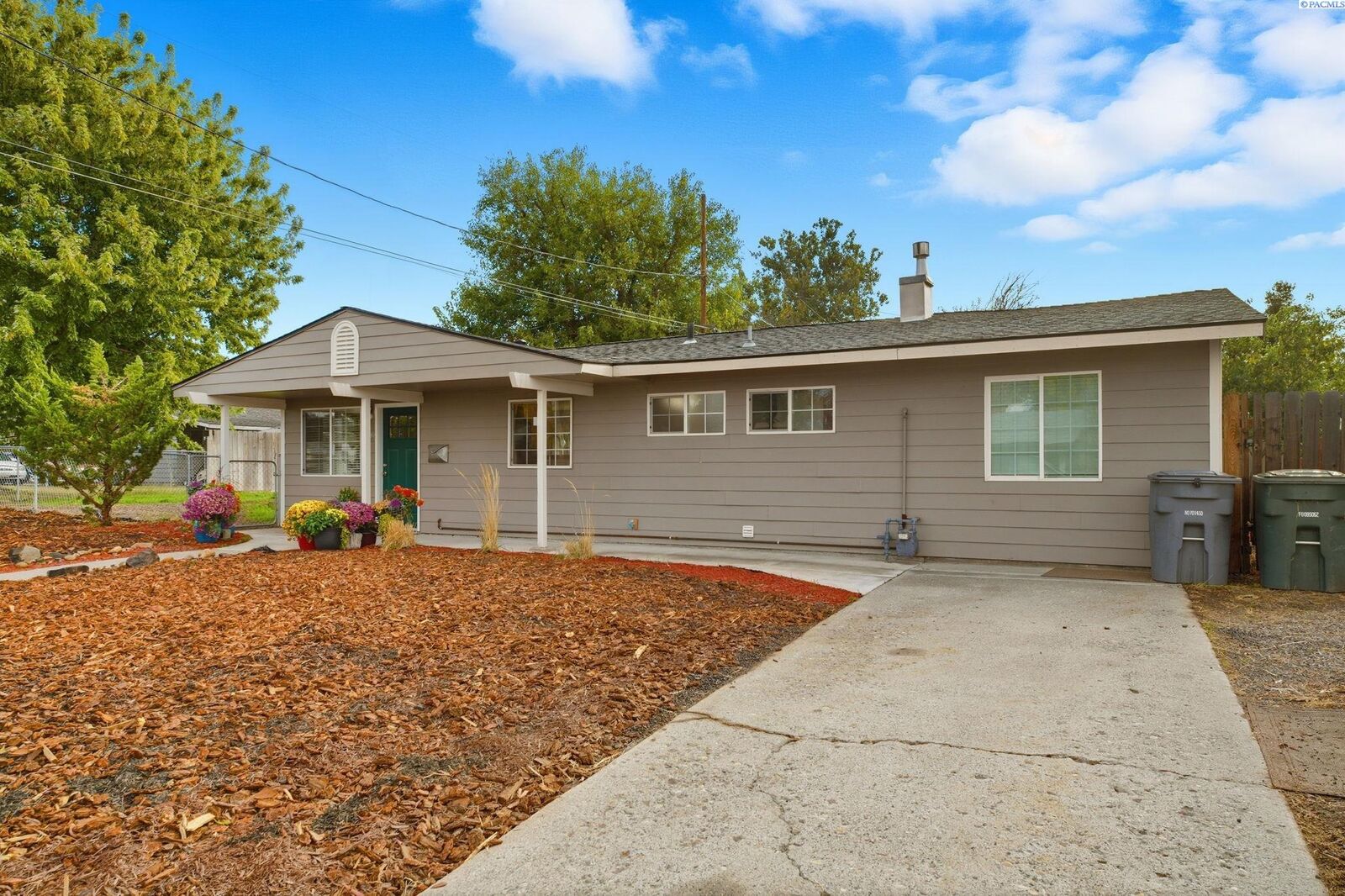 Property Photo: 2209 Boise St WA 99352
