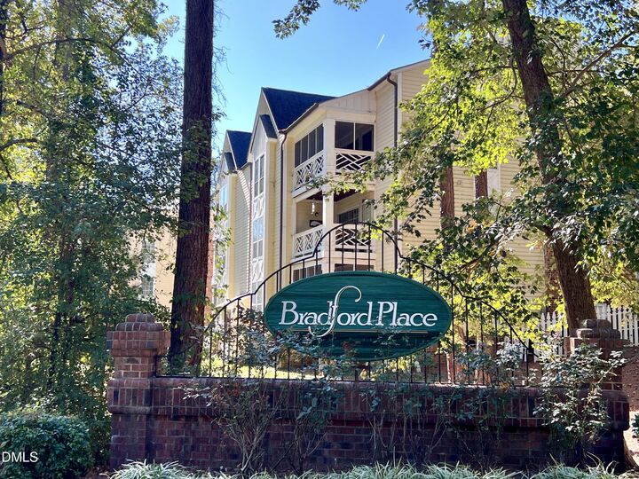 1010 Kingswood Drive G  Chapel Hill NC 27517 photo