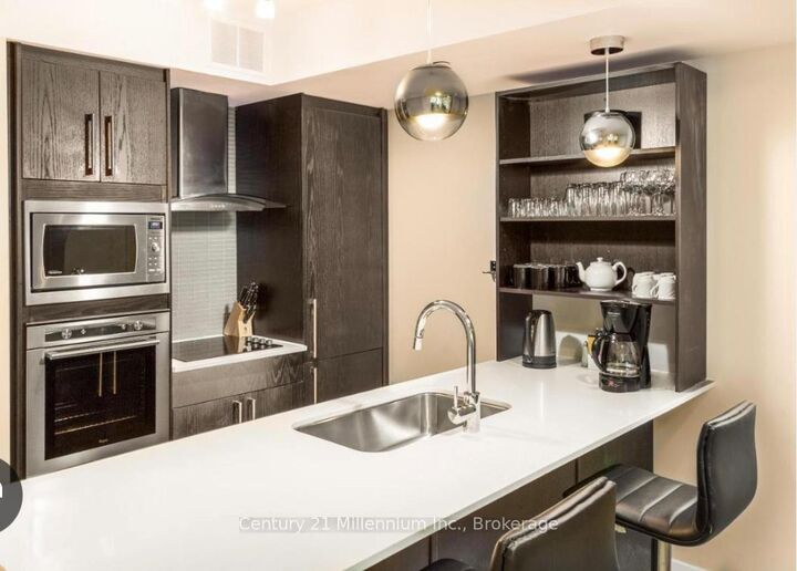 Property Photo:  9 Harbour Street 5404-54  ON L9Y 5C5