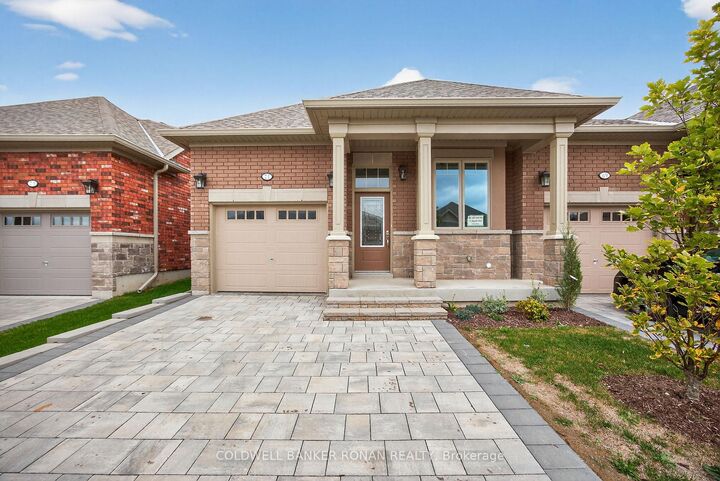 Property Photo:  71 Appian Way  ON L9R 0W4 