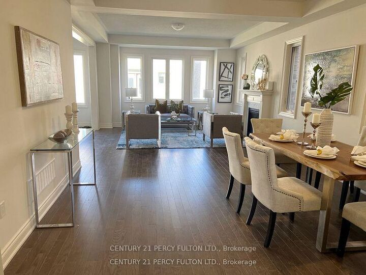 Photo de la propriété:  178 Fallharvest Way  ON L4A 4W3