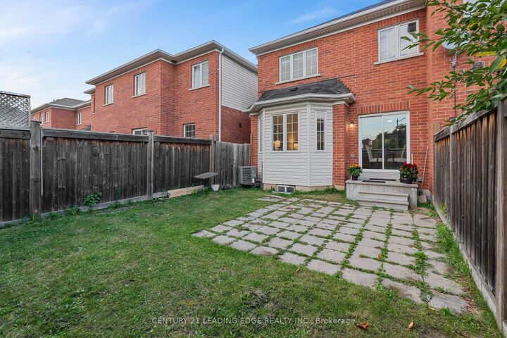 Photo de la propriété:  1339 Brandon Terrace  ON L9T 7R4
