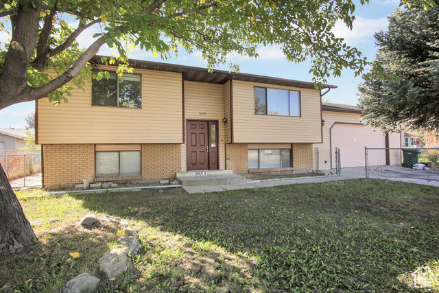 Property Photo: 3869 W Detevis Cir UT 84120