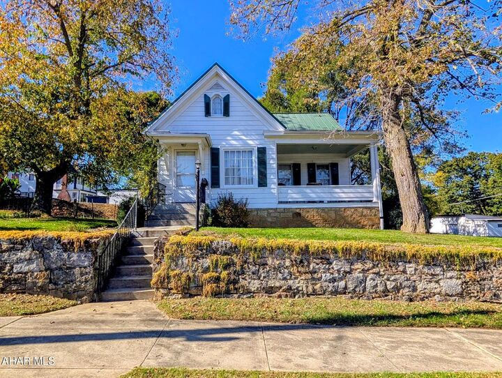 Property Photo:  132 S Thomas Street  PA 15522