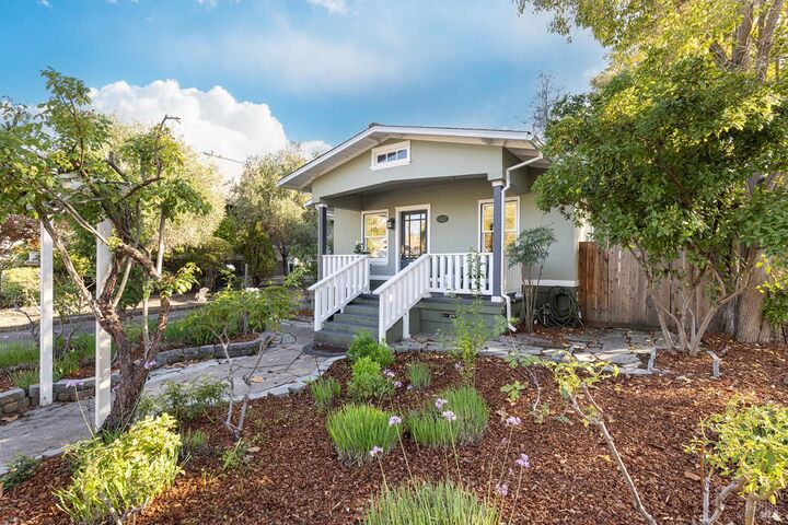 Property Photo:  1927 2nd Street  CA 94559