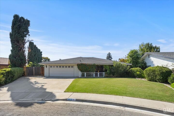Property Photo: 1905 Midvale Court CA 93309