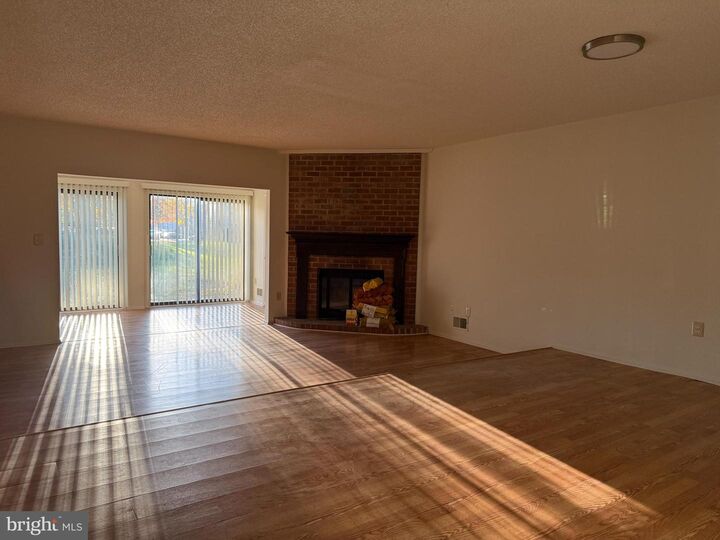 Property Photo:  7 Oneill Court  NJ 08648