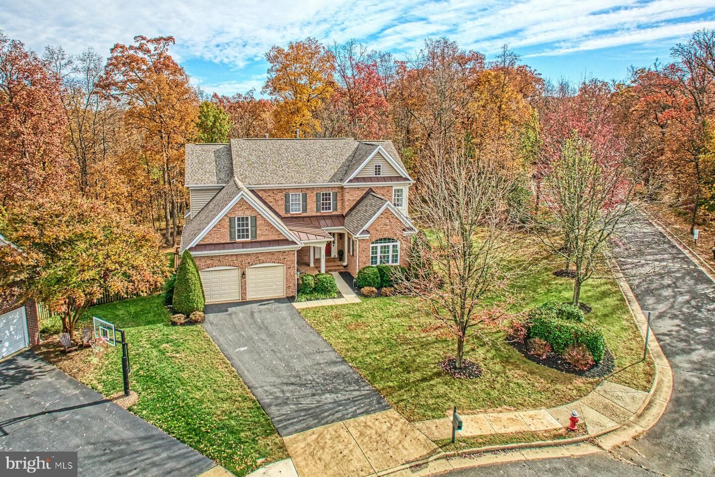 Property Photo:  903 Powhatan Court NE  VA 20176 