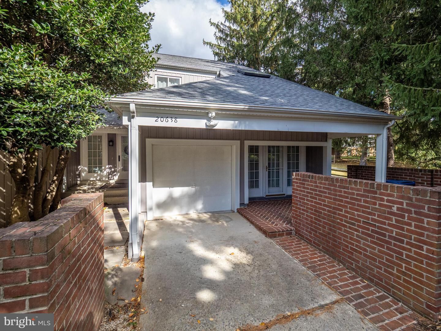 Property Photo:  20638 Highland Hall Drive  MD 20886 