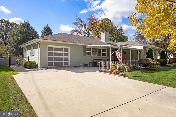 Property Photo:  8 Linden Avenue  NJ 08077 