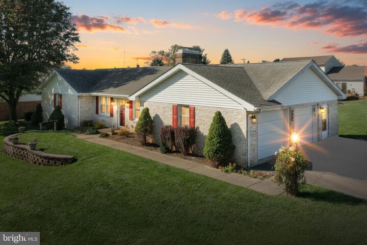 Property Photo:  244 Miller  PA 17501 