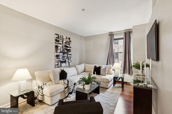 219 S 18th Street 29 1617  Philadelphia PA 19103 photo