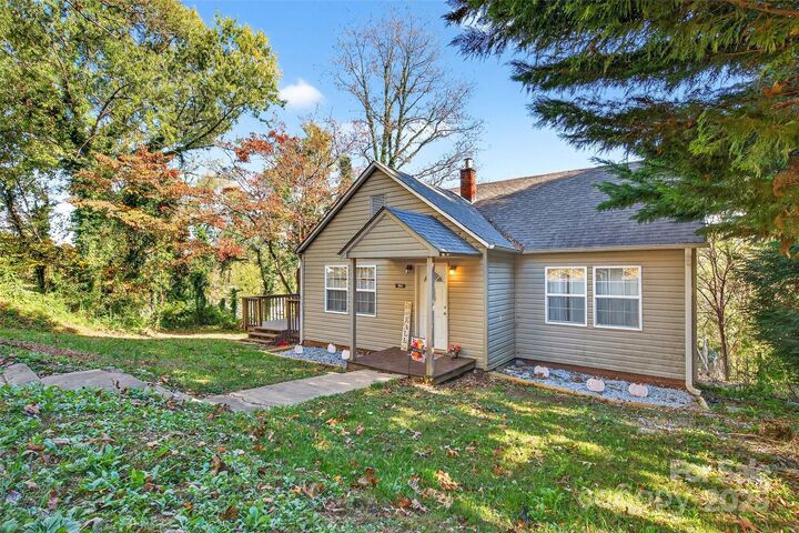 Property Photo: 194 Maple Street NC 28762