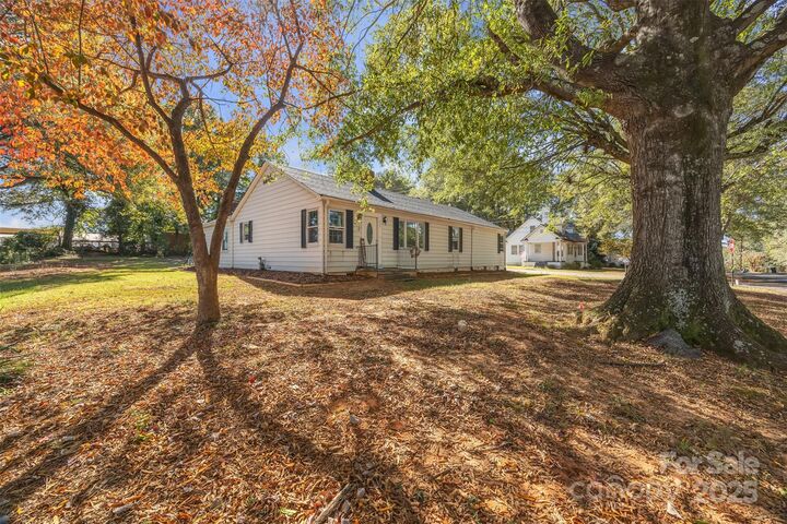 227 W 27th Street  Newton NC 28658 photo