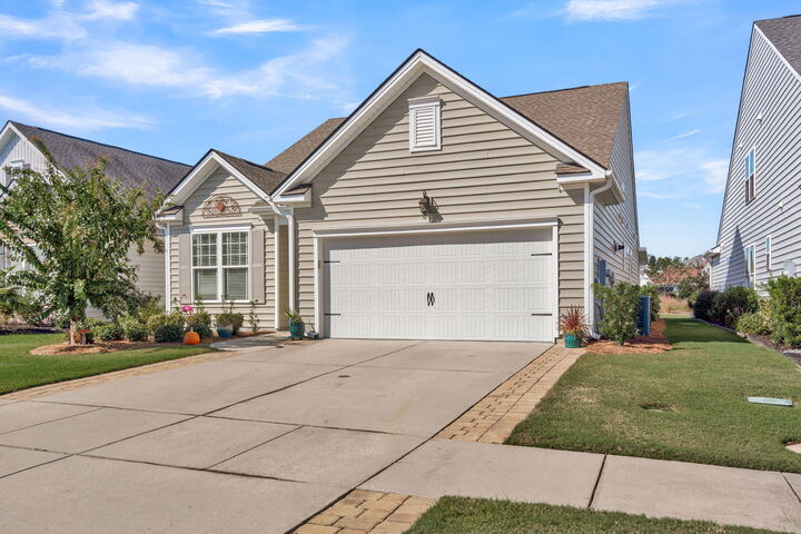 Property Photo: 307 Fish Creek Court SC 29486