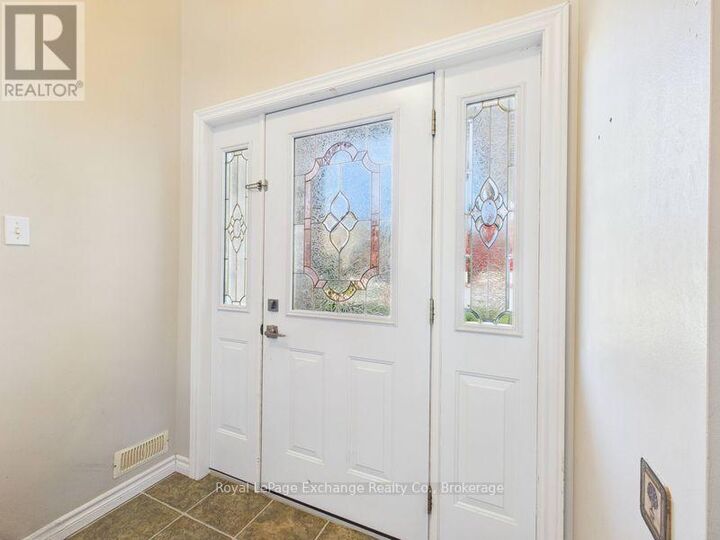 Property Photo:  378 Duncan Place Upper  ON N2Z 3B4 