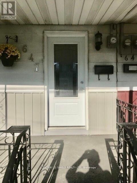Photo de la propriété:  647 Gloucester Street North  ON K6H 3X7