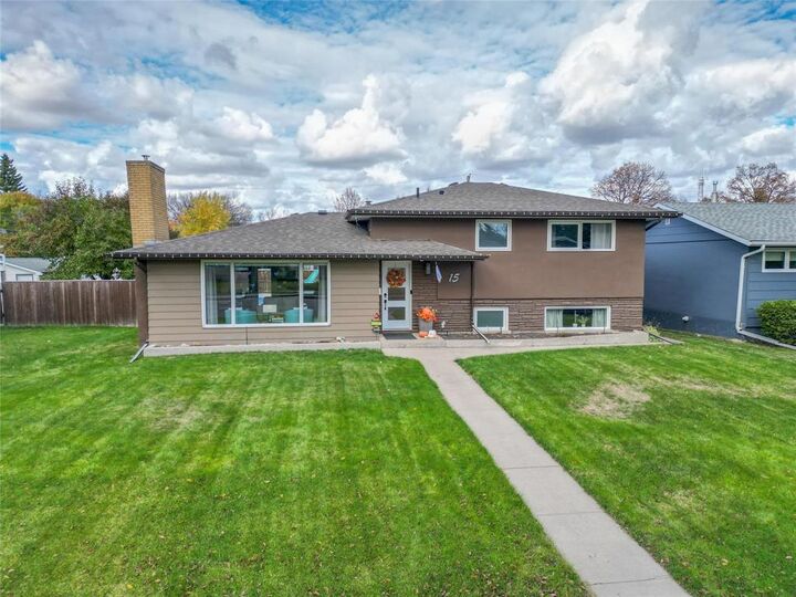 15 Violet Crescent  Brandon MB R7B 1E5 photo