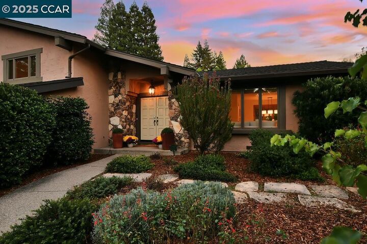 Property Photo:  916 Calle Verde  CA 94553 