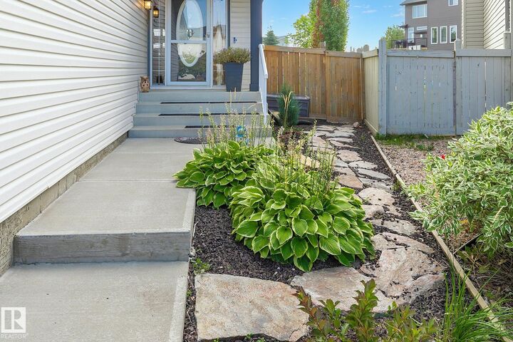 Property Photo:  15 Harwood Court  AB T7X 0H7