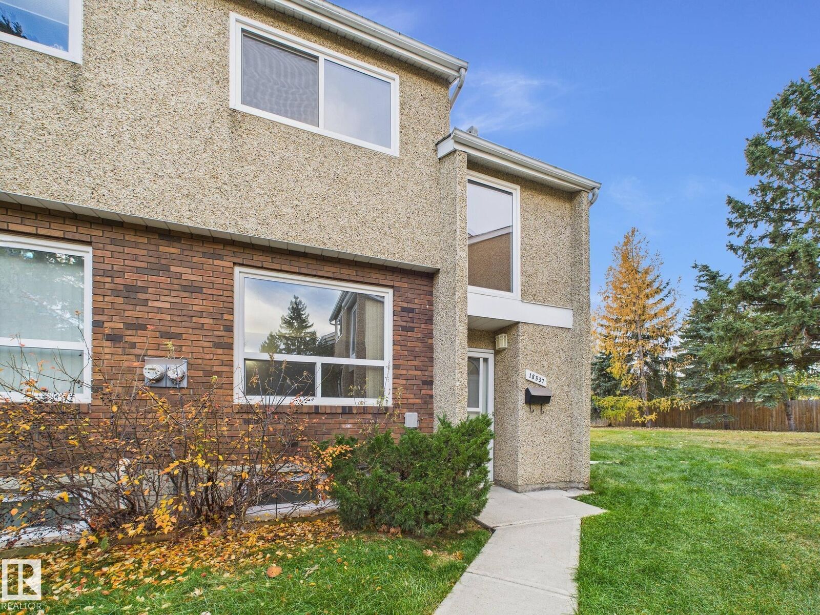 Property Photo:  18337 93 Avenue NW  AB T5T 1V2