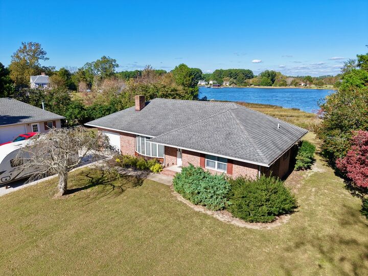 Property Photo:  18095 Plantation Rd  VA 23417 