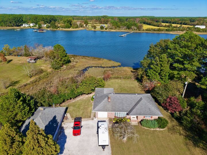 Property Photo: 18095 Plantation Rd VA 23417