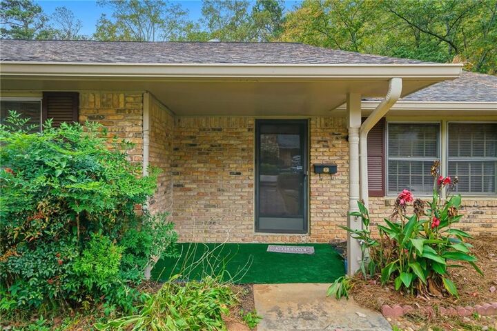 Property Photo:  3318 Stonecrest Court  GA 30341