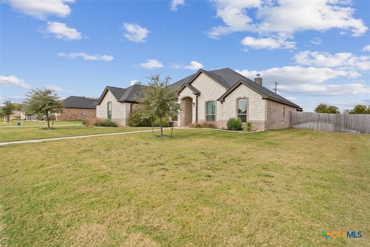 Property Photo: 309 Roca Trail TX 76513