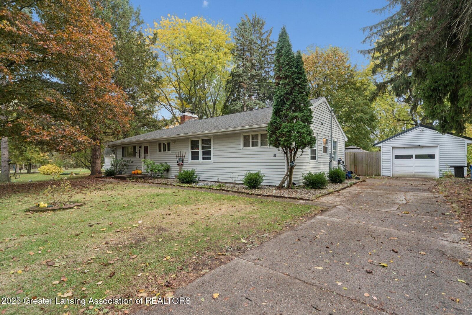 Property Photo:  2187 Seminole Drive  MI 48864 
