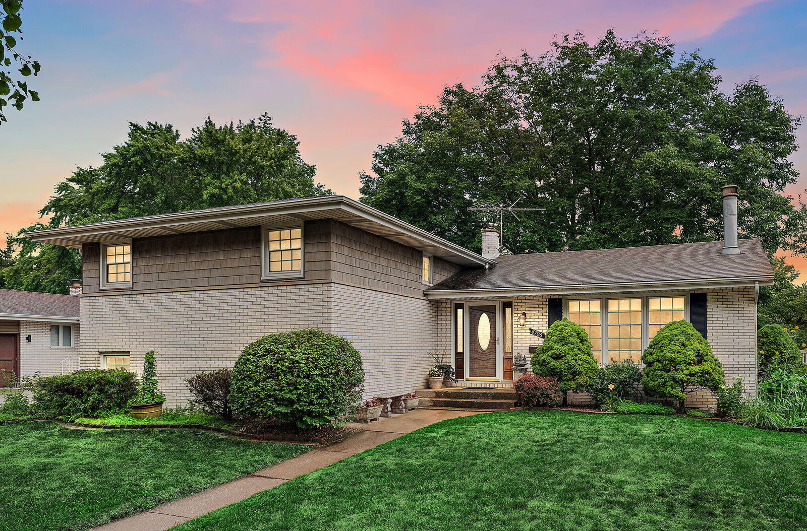 Property Photo:  8706 Madison Avenue  IN 46321 