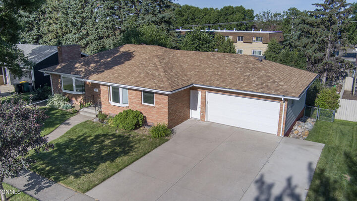 Property Photo: 2036 Catherine Drive ND 58501